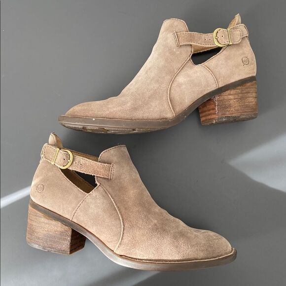 Born Women’s Tan Suede Buckle Heeled Boots Bootie Sz 8 Boho Chic Western Cottage main image 4
